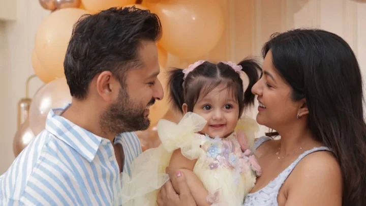 इशिता दत्ता ने बेटी वेदा का किया फेस रिवील, पहले बर्थडे पर शेयर की क्यूट तस्वीरें