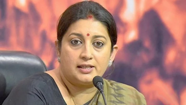 वोटर लिस्ट से कटा स्मृति ईरानी का नाम, अमेठी प्रशासन में मचा हड़कंप, मामले पर SDM ने दी सफाई