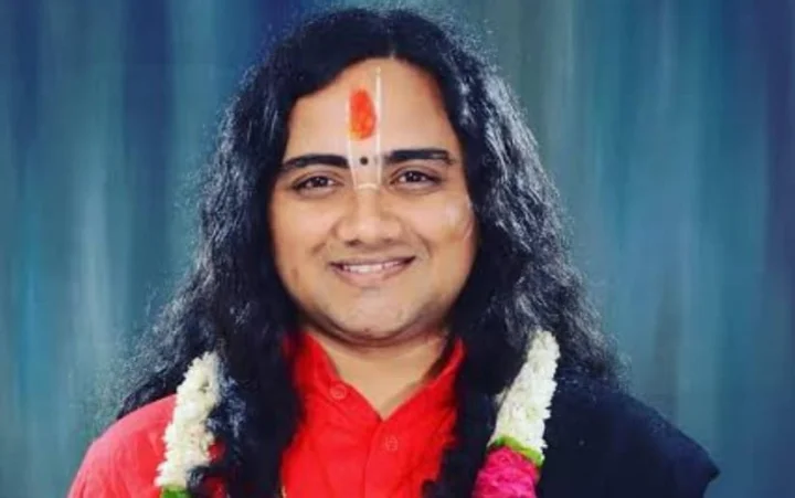 Ayodhya : कथा की आड़ में 'फर्जी शादी' की साजिश, दुष्कर्म कर हड़पे लाखों रुपए और सोने-चांदी के जेवर, कथावाचक पवनदेव फरार