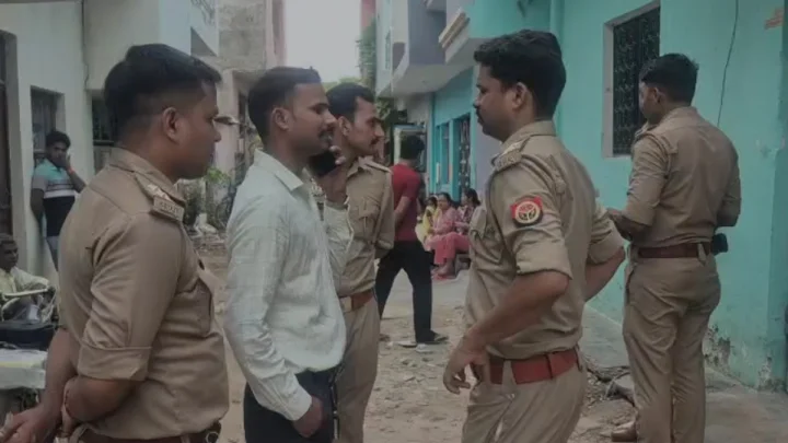 आग्र्यामध्ये पत्नीने पतीची हत्या करून मृतदेह बाथरूममध्ये पुरला आणि त्यावर फरशा बसवल्या