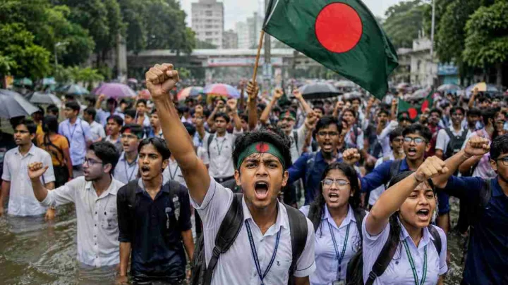 बांग्लादेशी शिक्षा मंत्री का इस्तीफा क्यों मांगा जा रहा है?