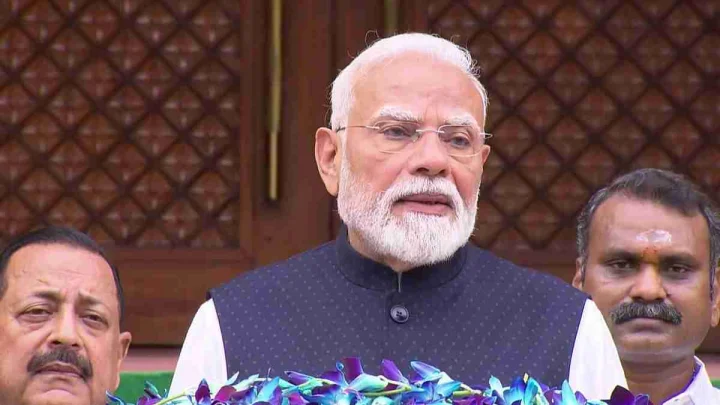 'ફક્ત આજના નહીં, આવતીકાલના ભારતનો વિચાર કરો', ઉચ્ચ સ્તરીય બેઠકમાં પ્રધાનમંત્રી મોદીએ અધિકારીઓને મહત્વની સલાહ આપી