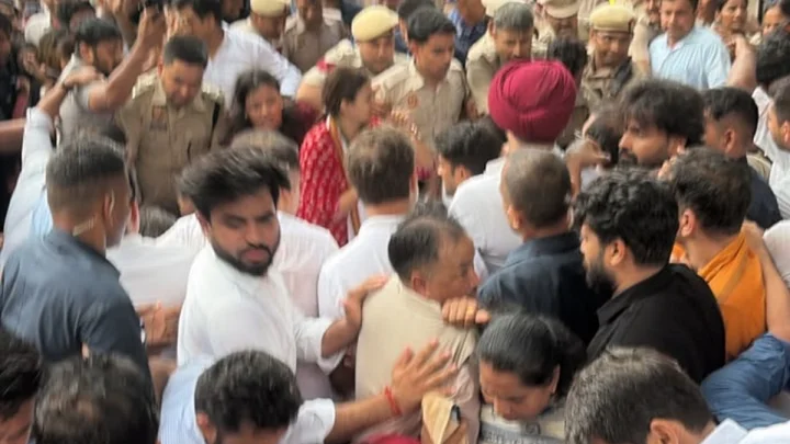 राहुल गांधी का साथ देने पहुंचे अखिलेश यादव, धरना स्थल से हटाया गया, मुलाकात के बाद क्या बोले जितेन्द्र सिंह