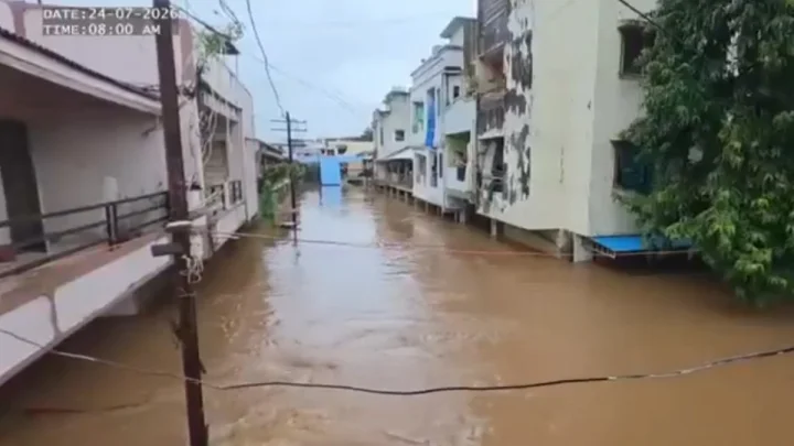 Situation has become critical due to floods in Gujarat's Navsari district