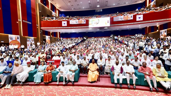 Teachers expressed their gratitude to Chief Minister Yogi regarding health and social security
