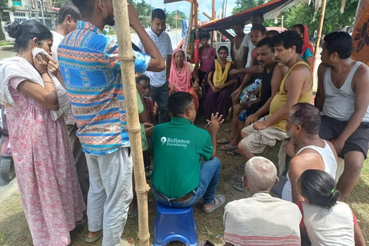 असम बाढ़ : 10 हजार परिवारों तक राहत पहुंचाएगा रिलायंस फाउंडेशन, 4 हजार मवेशियों की भी होगी देखभाल