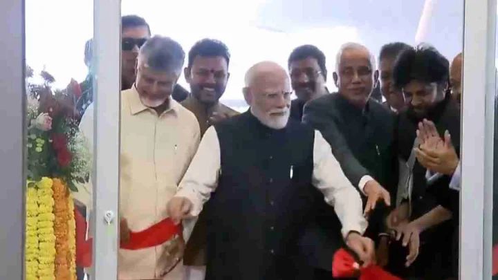 LIVE: पीएम मोदी ने भोगापुरम हवाई अड्डे का उद्घाटन किया, आंध्र को 17900 करोड़ की परियोजनाओं की सौगात