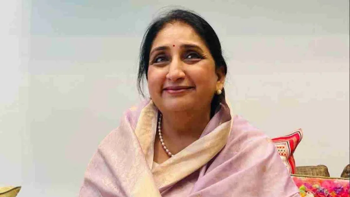सुनेत्रा पवार को 'गूंगी गुड़िया' कहने पर गरमाई महाराष्ट्र की सियासत, CM फडणवीस का कांग्रेस पर तीखा हमला