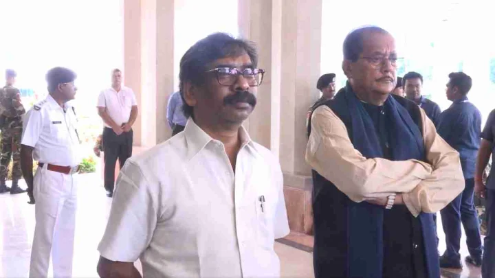 हेमंत सोरेन सरकार ने बनाई 4 मंत्रियों की कमेटी, छात्रों को बातचीत का न्योता