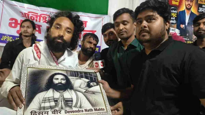 LIVE: झारखंड में छात्रों का प्रदर्शन, राज्यसभा सोमवार तक स्थगित
