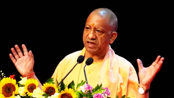योगी सरकार का भूमाफियाओं पर बड़ा एक्शन, 2 लाख एकड़ जमीन कराई कब्जामुक्त, अब बनेगा यूपी का बड़ा ‘लैंडबैंक’
