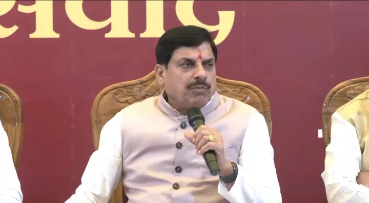 जन-विश्वास अभियान में एक्शन में सीएम डॉ. मोहन यादव, CMHO, तहसीलदार सहित तीन को किया सस्पेंड