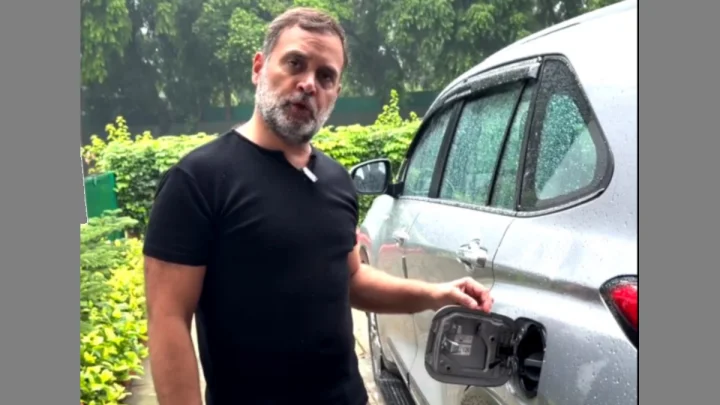 E20 पेट्रोल को लेकर राहुल गांधी ने केंद्र सरकार को घेरा, कहा- बहुत बड़ा मुद्दा, लोगों की गाड़ियां हो रहीं खराब, BJP ने बताया खराब पटकथा