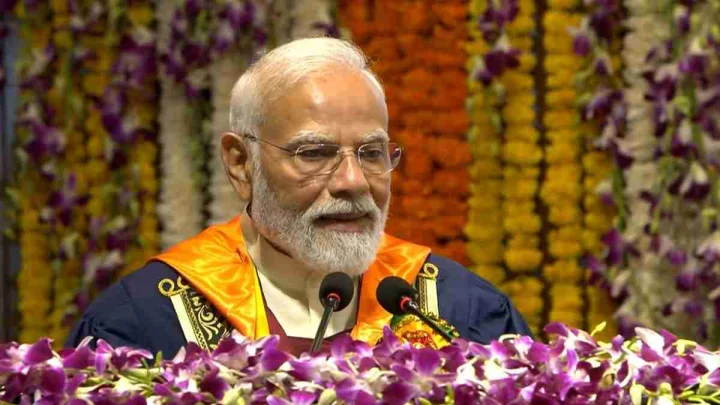 IIT दिल्ली में PM मोदी का छात्रों को मंत्र, ‘जिंदगी की परीक्षा में सब आउट ऑफ सिलेबस’, चुनौतियों से मत घबराना