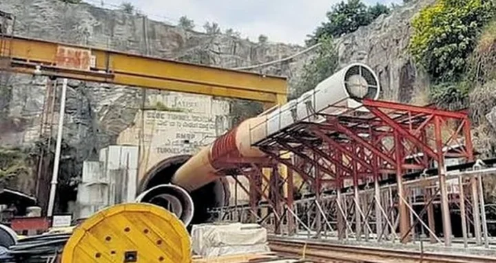 उत्तराखंड के चमोली में निर्माणाधीन टनल ढही, कई मजदूरों के फंसे होने की आशंका, रेस्क्यू ऑपरेशन शुरू