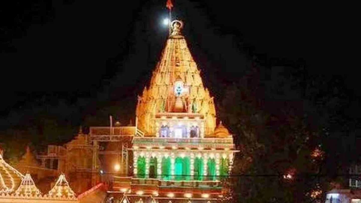 LIVE: नाग पंचमी पर उज्जैन के नागचंद्रेश्वर मंदिर में भारी भीड़, 2 दर्दनाक हादसों में 15 लोगों की मौत