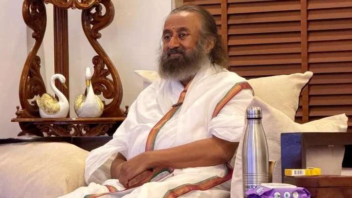 Gen Z यांच्या प्रेम आणि नातेसंबंधांवर गुरुदेव श्री श्री रविशंकर यांचे शब्द, 'सिच्युएशनशिप' ते 'सोलमेट'पर्यंत प्रत्येक प्रश्नाचे उत्तर