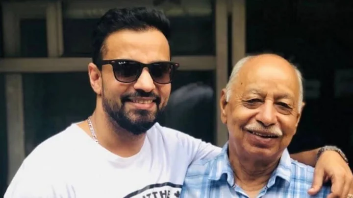 'द कपिल शर्मा' शो फेम राजीव ठाकुर के पिता का निधन, इंदौर में कैंसिल हुआ कॉमेडी शो, कृष्णा अभिषेक ने दी दुखद खबर 'द कपिल शर्मा' शो फेम राजीव ठाकुर के पिता का निधन, इंदौर में कैंसिल हुआ कॉमेडी शो, कृष्णा अभिषेक ने दी दुखद खबर