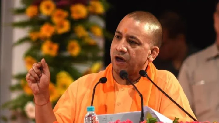 रक्षाबंधन पर महिलाओं को योगी सरकार का बड़ा तोहफा, बहनों के साथ सहयोगी की फ्री यात्रा