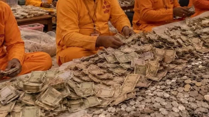 राम मंदिर चढ़ावा विवाद में नया मोड़, ड्यूटी आदेश मिलते ही कर्मचारी ने दिया इस्तीफा, कर्मचारियों में क्यों फैला खौफ?