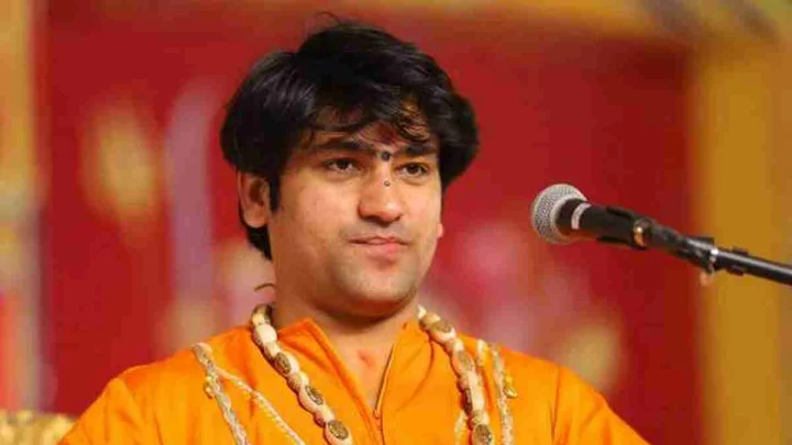 दुर्गा पूजा में नॉन-वेज पर बागेश्वर बाबा की अपील से बवाल, बंगाल BJP बोली- बंगाली मछली कैसे छोड़ सकते हैं?