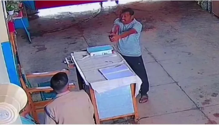 रायसेन गोलीकांड का Live वीडियो आया सामने, जेल प्रहरी पर फायरिंग के बाद सिर पर किया अटैक, आंखों में मिर्च डाली