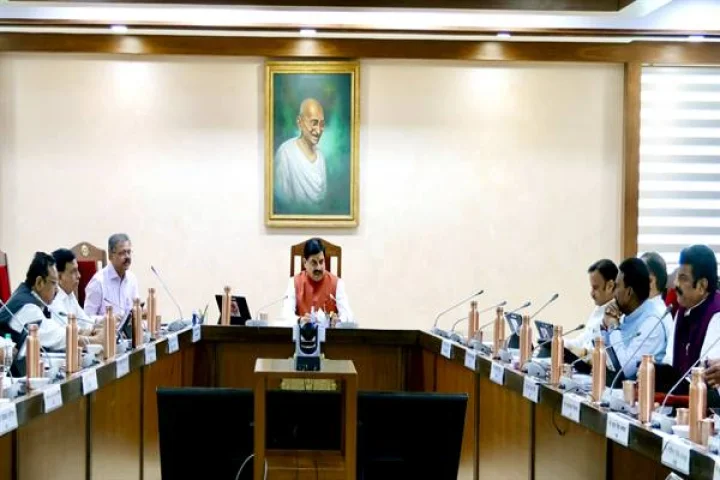 मोहन कैबिनेट ने कई अहम फैसलों पर लगाई मुहर, 42 हजार 490 करोड़ रुपये से होगा राज्य का विकास