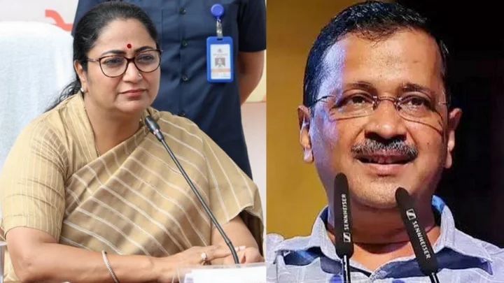 दिल्ली SIR : CM रेखा गुप्ता और अरविंद केजरीवाल को नोटिस, मुख्यमंत्री की वोट एंट्री वैलिडेट