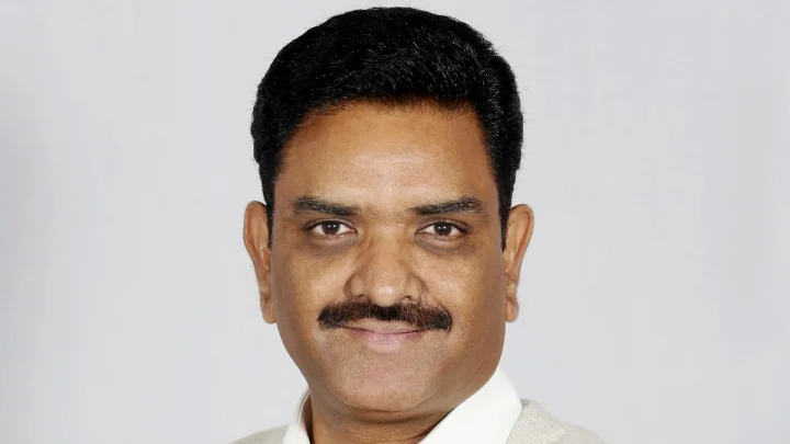 'सपा राज की गुंडागर्दी पर योगी सरकार ने लगाया ब्रेक', मंत्री असीम अरुण का अखिलेश यादव पर तीखा हमला