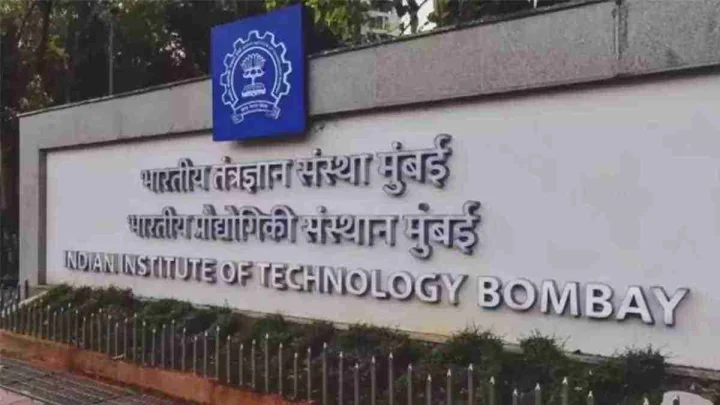 IIT बॉम्बे छात्र सुसाइड मामला: संस्थान ने प्रोफेसर को डीन पद से हटाया, शुरुआती बयान के लिए मांगी माफी