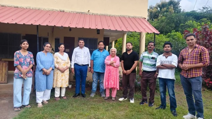 स्वच्छता ही सेवा: सोयाबीन अनुसंधान संस्थान के वैज्ञानिकों ने पद्मश्री डॉ. जनक पलटा मगिलिगन से सीखी सतत जीवनशैली