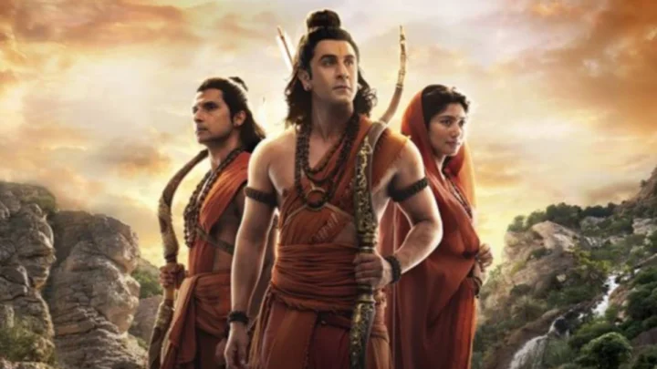 'रामायण' में दिखा राम-सीता-लक्ष्मण का वनवास लुक, रणबीर-साई-रवि दुबे के पोस्टर ने मचाई हलचल