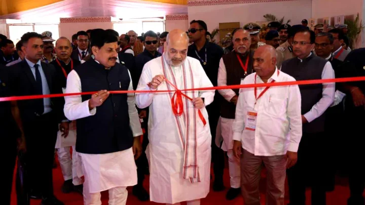 LIVE: गोपालक सम्मेलन में पहुंचे गृहमंत्री अमित शाह, प्रदर्शनी का किया उद्घाटन