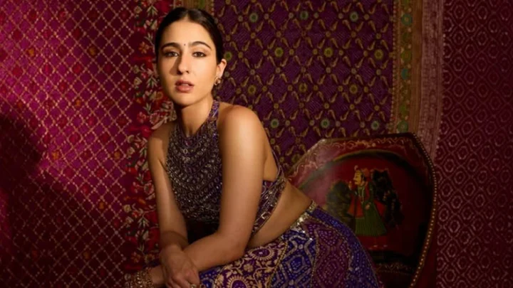 रॉयल ब्लू और पर्पल लहंगे में सारा अली खान ने ढाया कहर, बैकलेस चोली ने खींचा सबका ध्यान