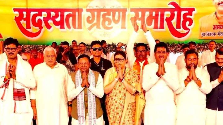 सपा को बड़ा झटका, यूपी चुनाव से पहले तीन बागी विधायक भाजपा में शामिल