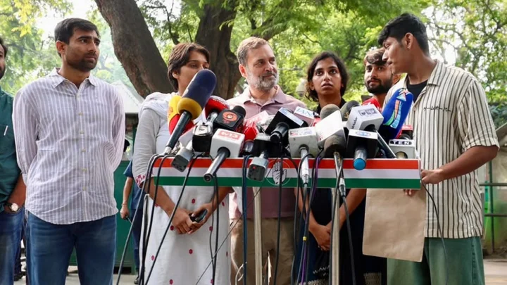 अंकिता भंडारी के माता-पिता से मिले राहुल गांधी, प्रेस कॉन्फ्रेंस में महिला प्रदर्शनकारियों को बताया 'शेरनी'