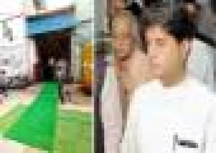ग्वालियर में मंदिर हादसे के घायलों के इलाज की जगह अस्पताल में केंद्रीय मंत्री सिंधिया के स्वागत के लिए बिछा ग्रीन कार्पेट