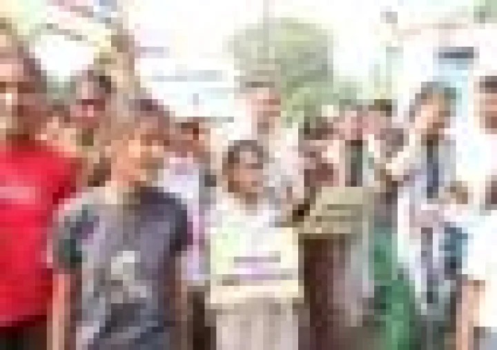 दिग्विजय सिंह की सत्य सनातन यात्रा पर NHRC का नोटिस, बच्चों से राजनीतिक नारे लगवाने का आरोप