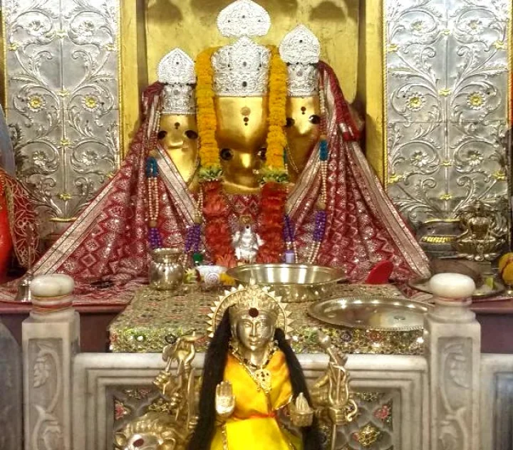 मां बगलामुखी