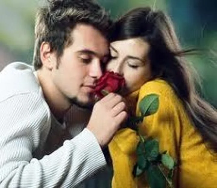 रिश्तों को आजकल हुआ क्या है ?