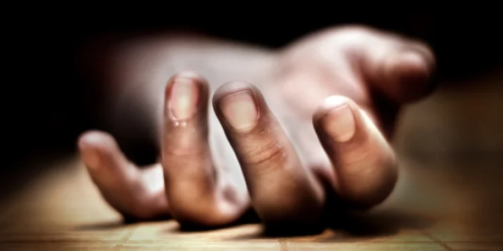 कॅब चालकाने पत्नीच्या घराबाहेर स्वतःवर रॉकेल ओतून पेटवून घेत केली आत्महत्या