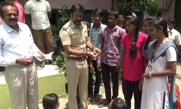 ಕಾಲೇಜು ವಿದ್ಯಾರ್ಥಿಗಳು