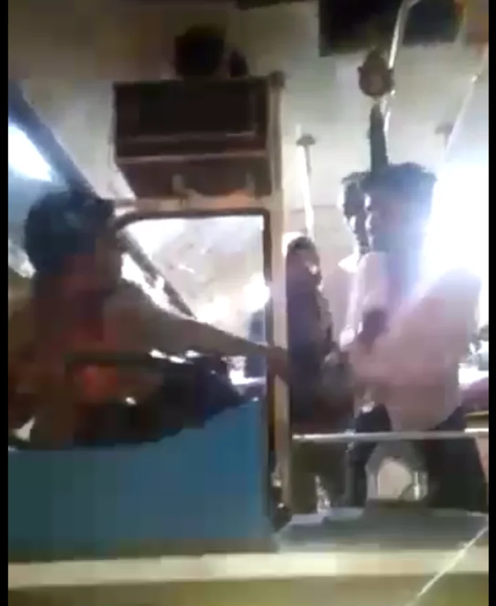 ಖಾಸಗಿ ಬಸ್