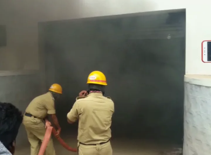 ಜೀಪ್ ಟೈರ್ ಸ್ಫೋಟ