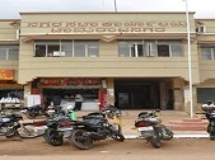 ಅಧಿಕಾರಿ