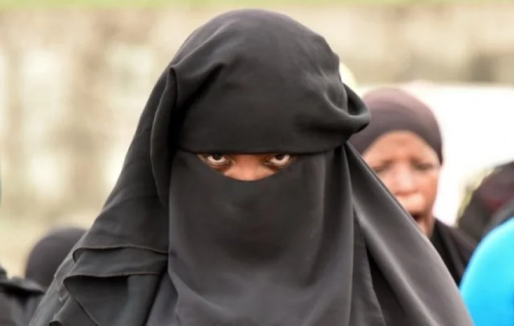 ಲೇಡಿಸ್ ಬಾತ್‍ರೂಂ