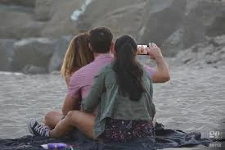 ಕಪಲ್  ರೋಮ್ಯಾನ್ಸ್