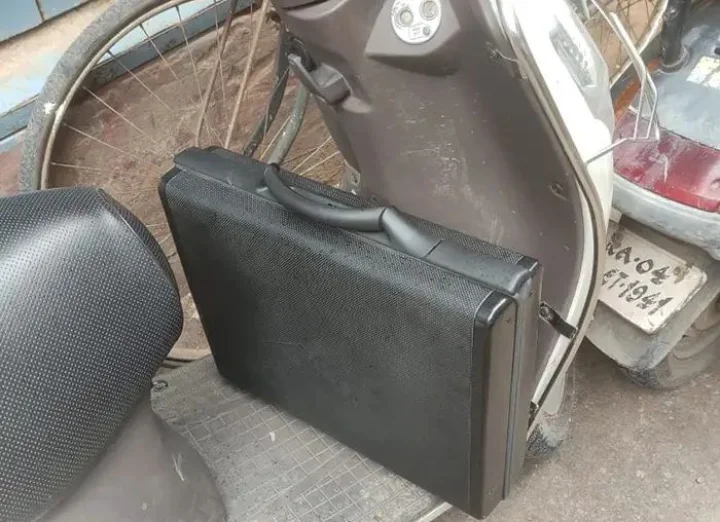 ಕರ್ನಾಟಕ ಸೂಟ್ ಕೇಸ್