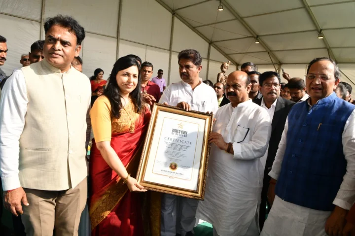 ವರ್ಲ್ಡ್ ಬುಕ್ ಆಫ್ ರೆಕಾರ್ಡ್ಸ್ ನಲ್ಲಿ ಸೇರಿದ ಪ್ರಗತಿಯ ಪ್ರತಿಮೆ