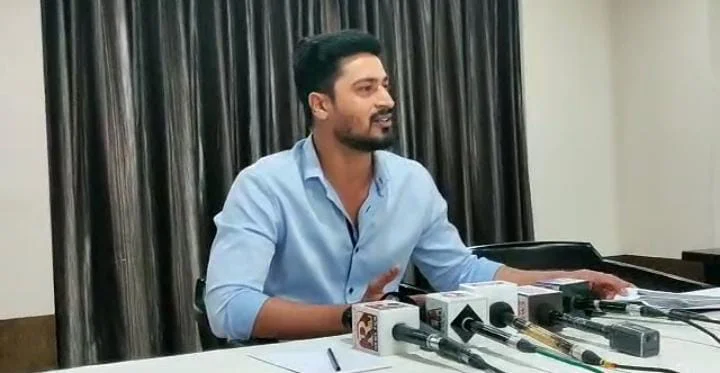 ನಾನು ಮನೆಯಲ್ಲೇ ಇದಿನಿ